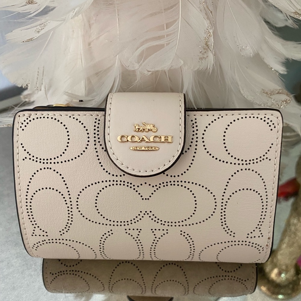 COACH Medium Zip Wallet